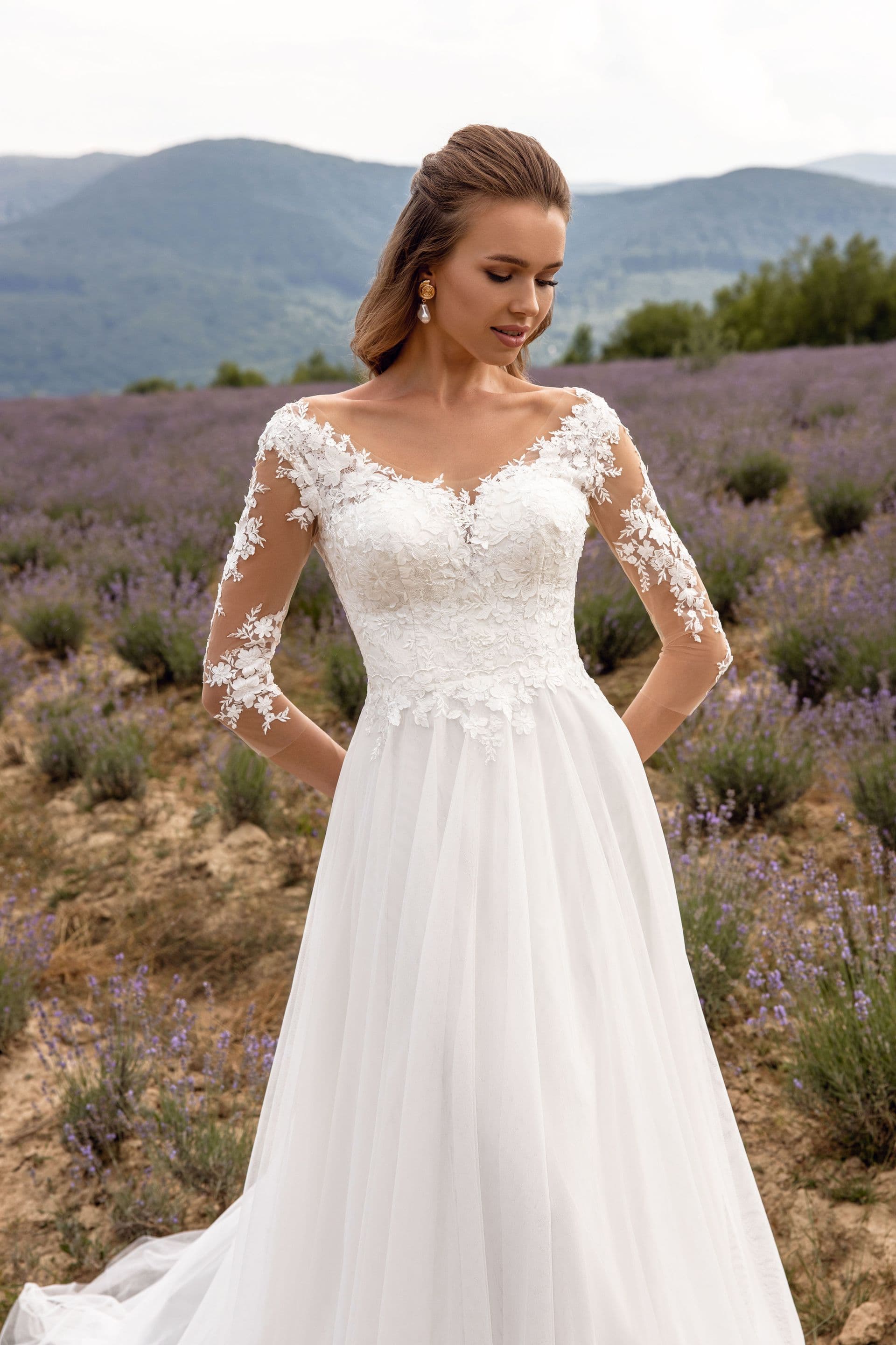 SV.MONI.Velikost: 46Barva: Ivory