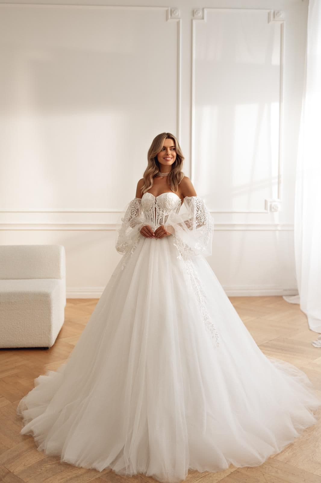 1,SV.A-AINURAVelikost:38Barva: Ivory