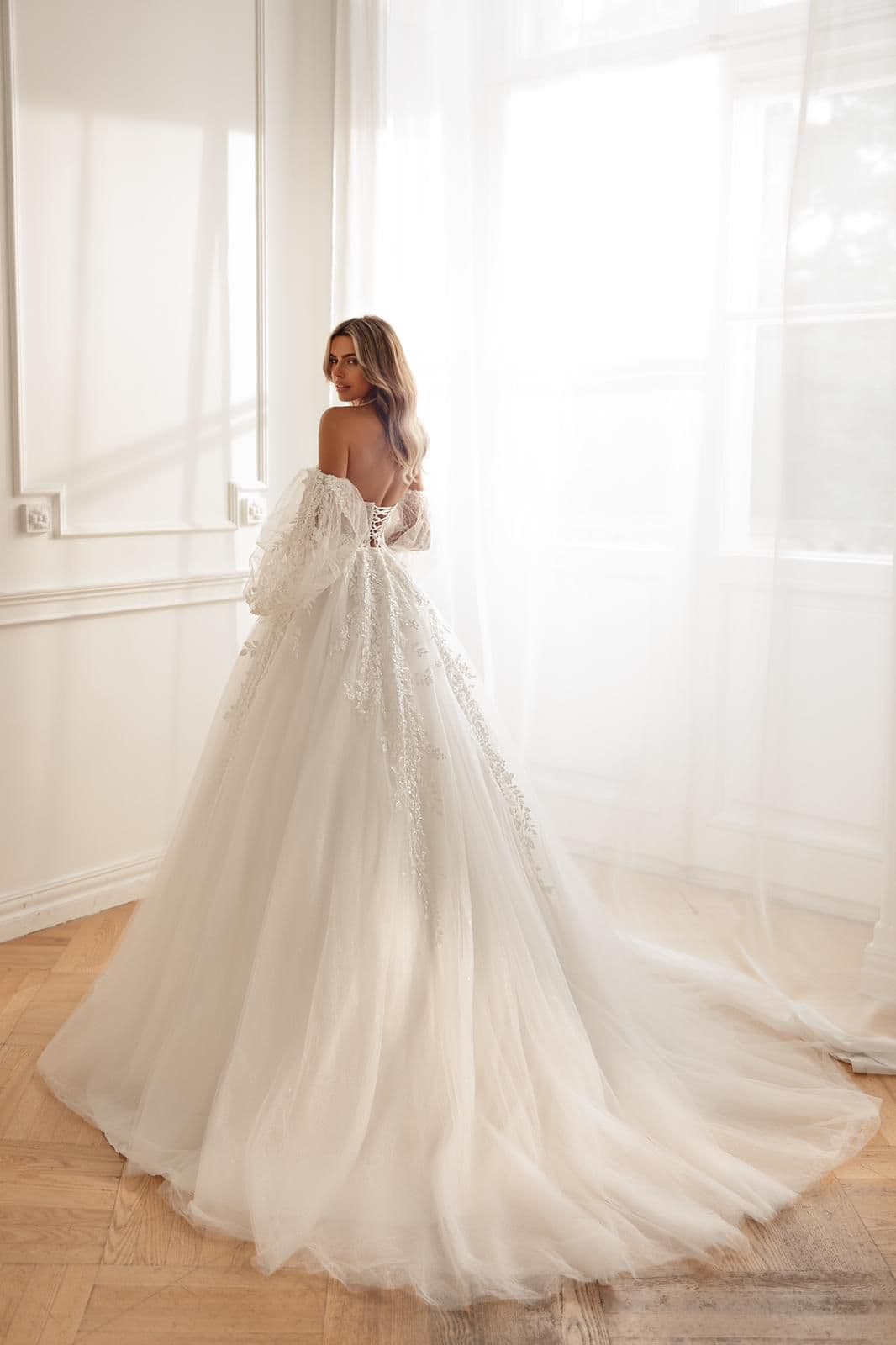 1,SV.A-AINURAVelikost:38Barva: Ivory