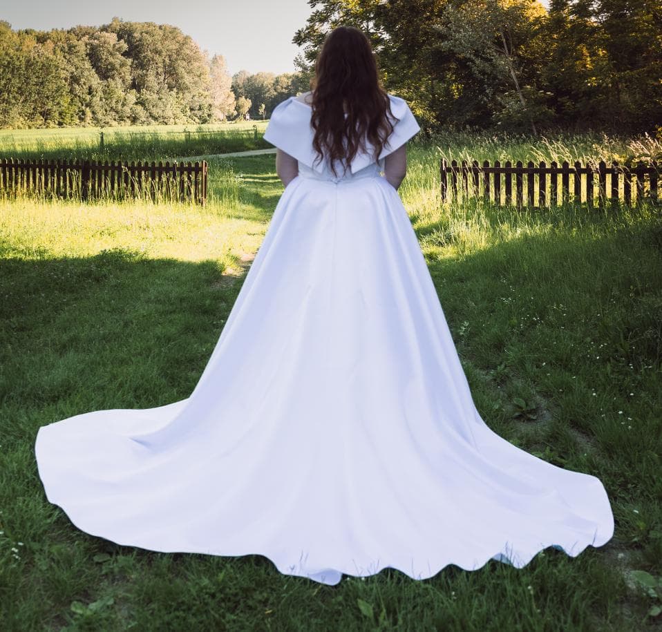 4.SV.MIRIS MONROEVelikost 44BARVABílá