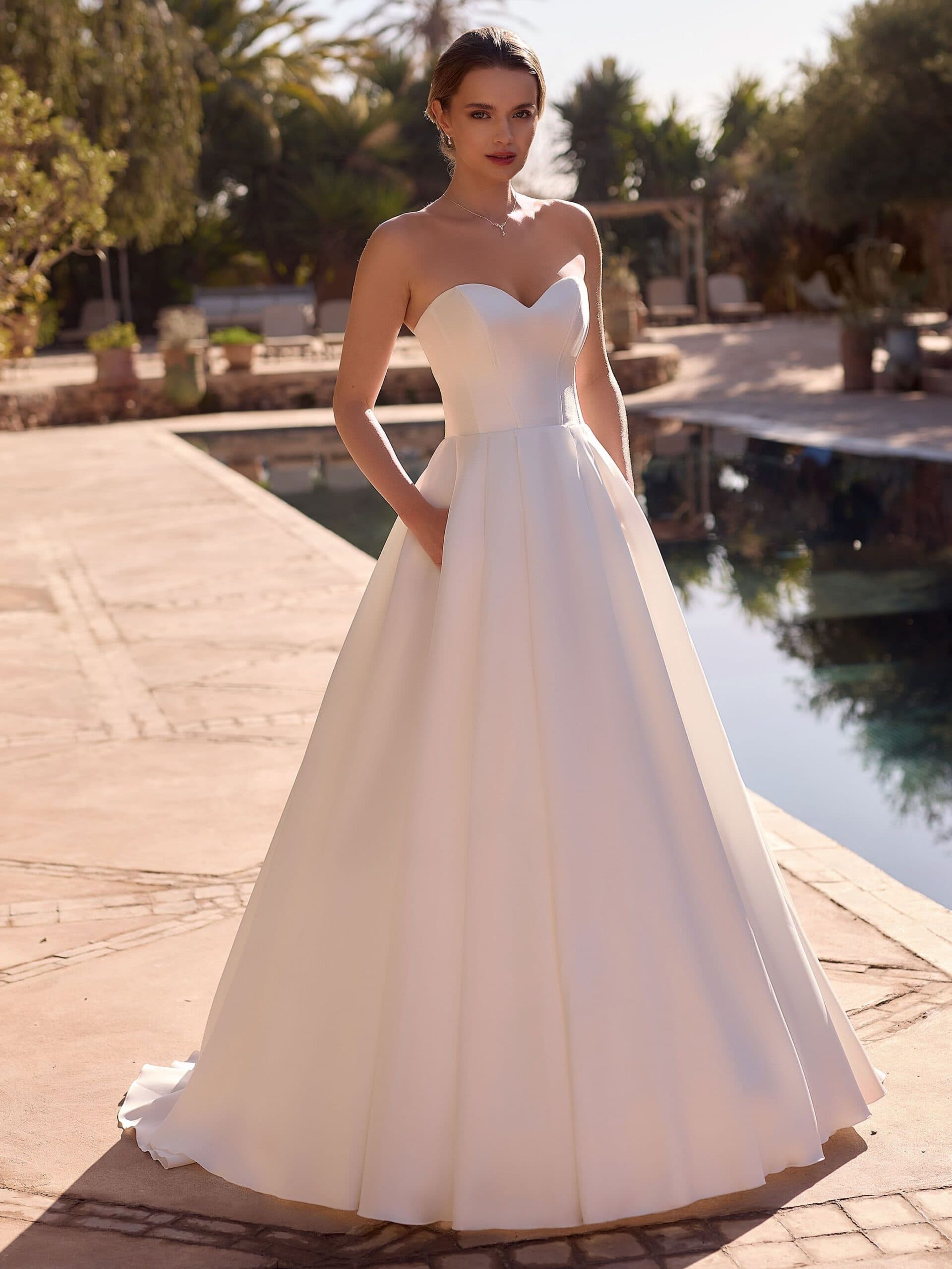 bianco-evento-bridal-dress-daria-_1_-scaled