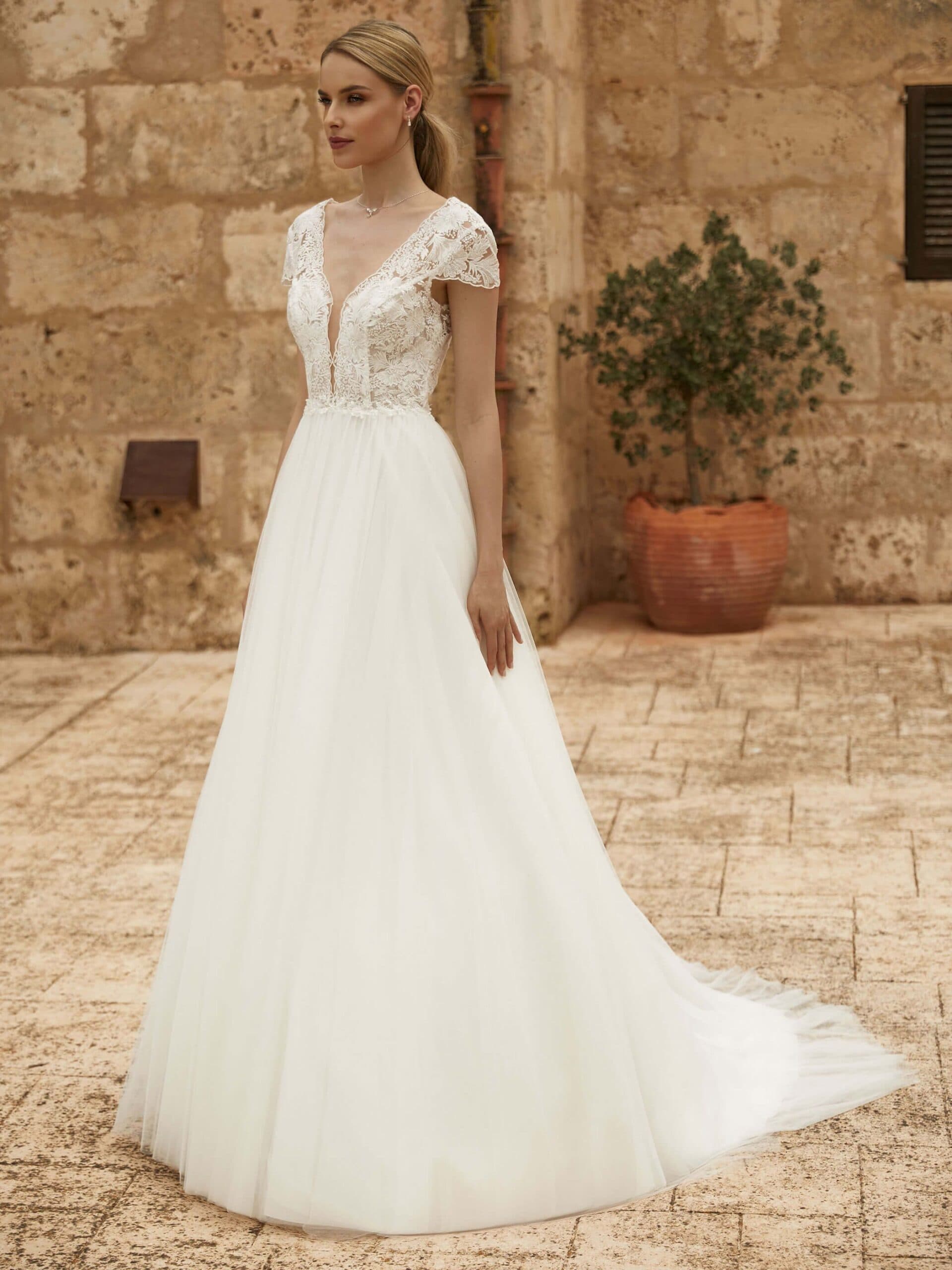bianco-evento-bridal-dress-hannah-_1_-scaled