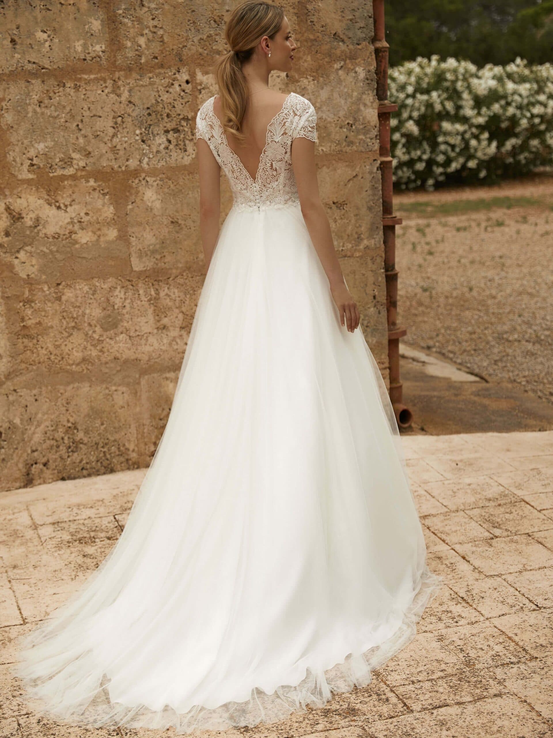 bianco-evento-bridal-dress-hannah-_2_-scaled