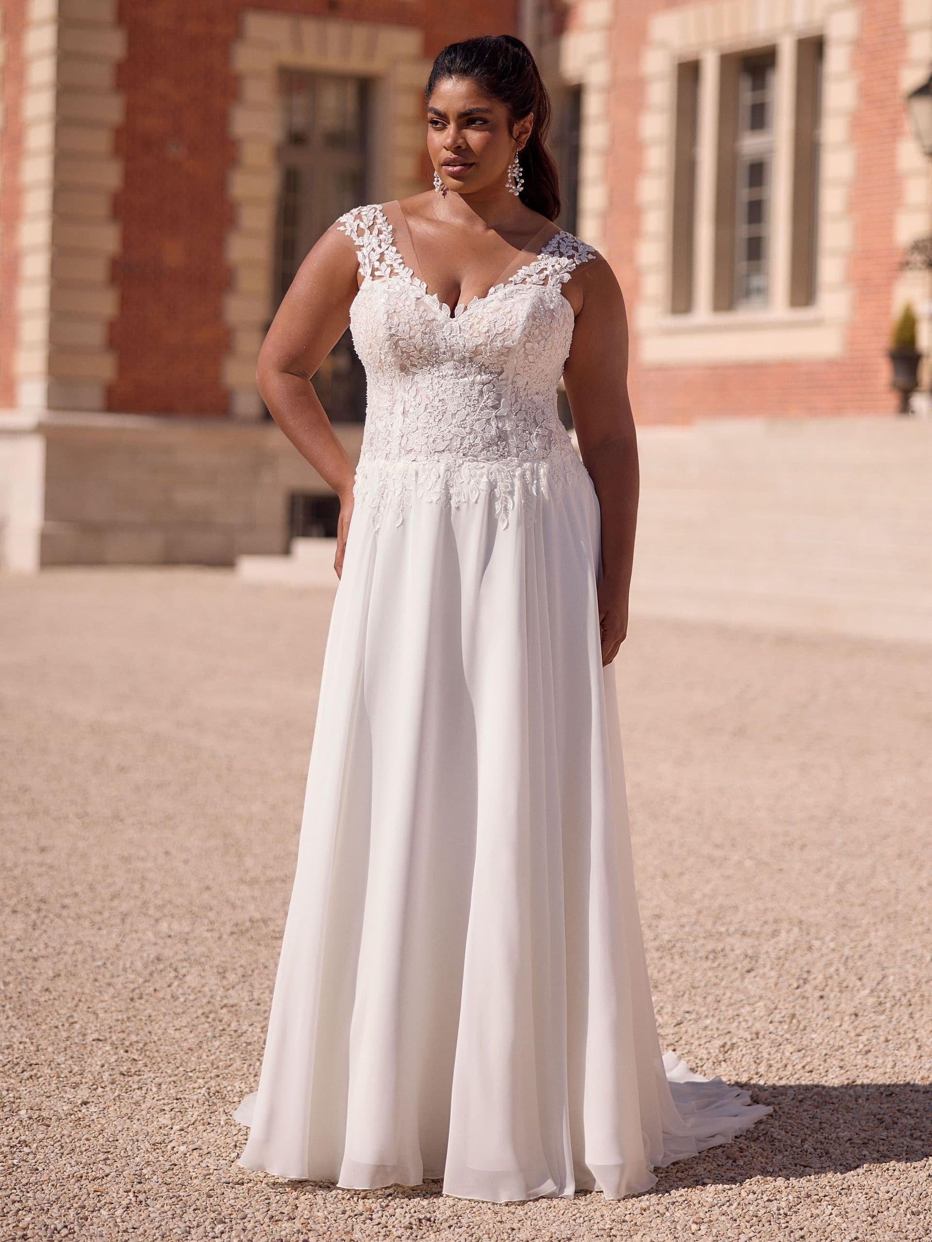 SV.NB.GIADAVelikost:50Barva:ivory