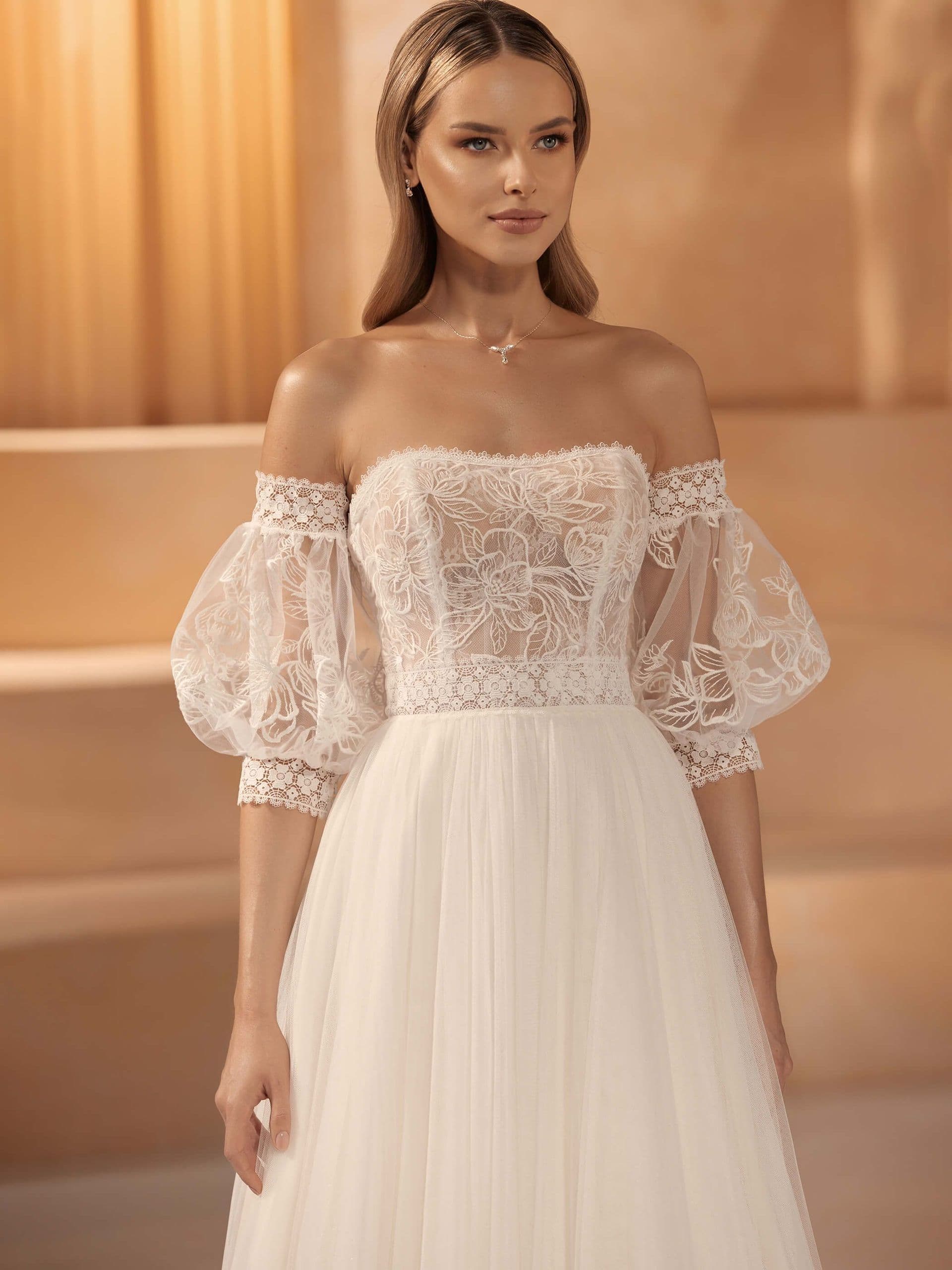 14.SV.BIA POPPYVelikost : 36Barva: ivory