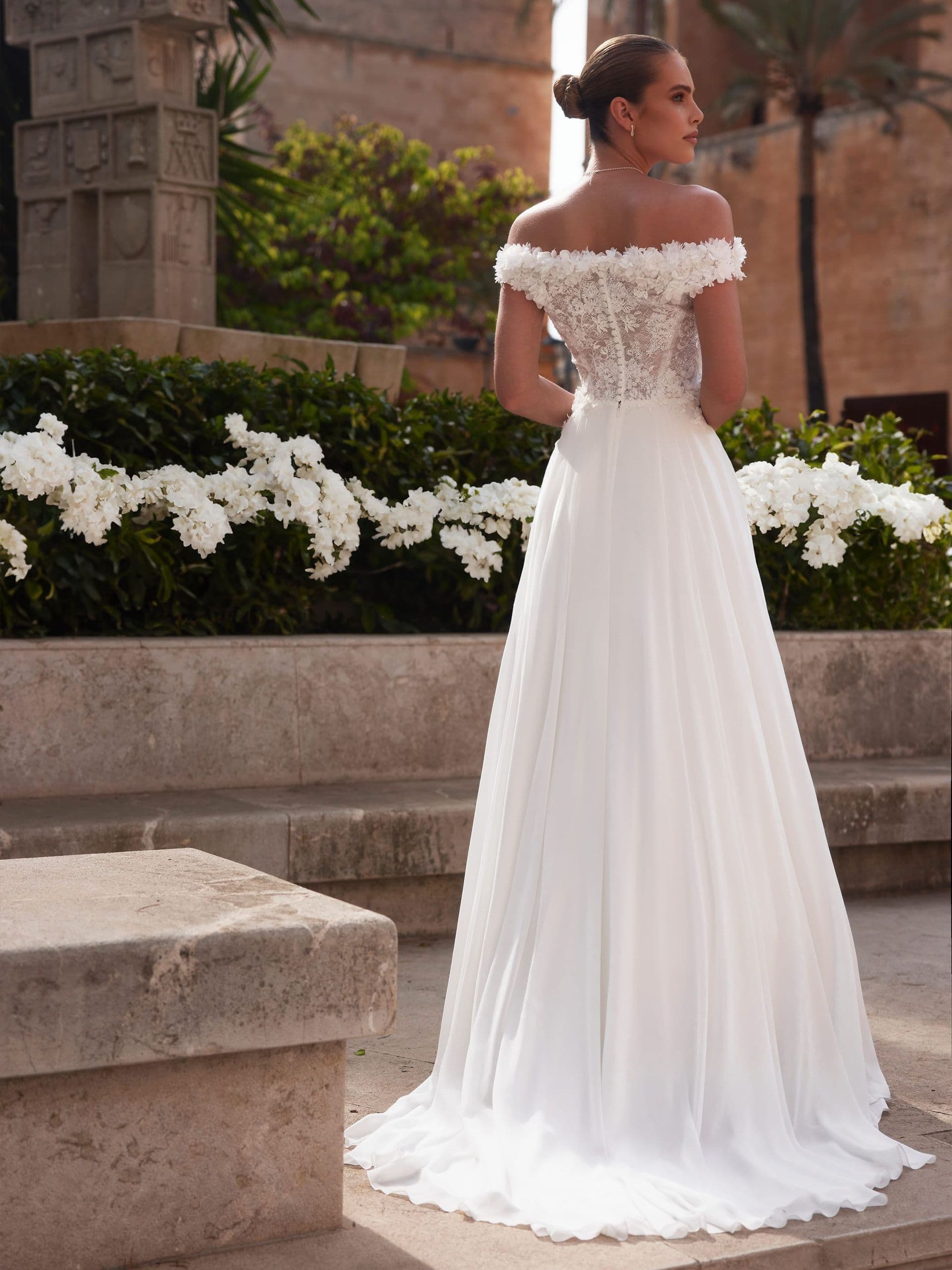 SV.NB.MILAGROSVelikost:40Barva:ivory