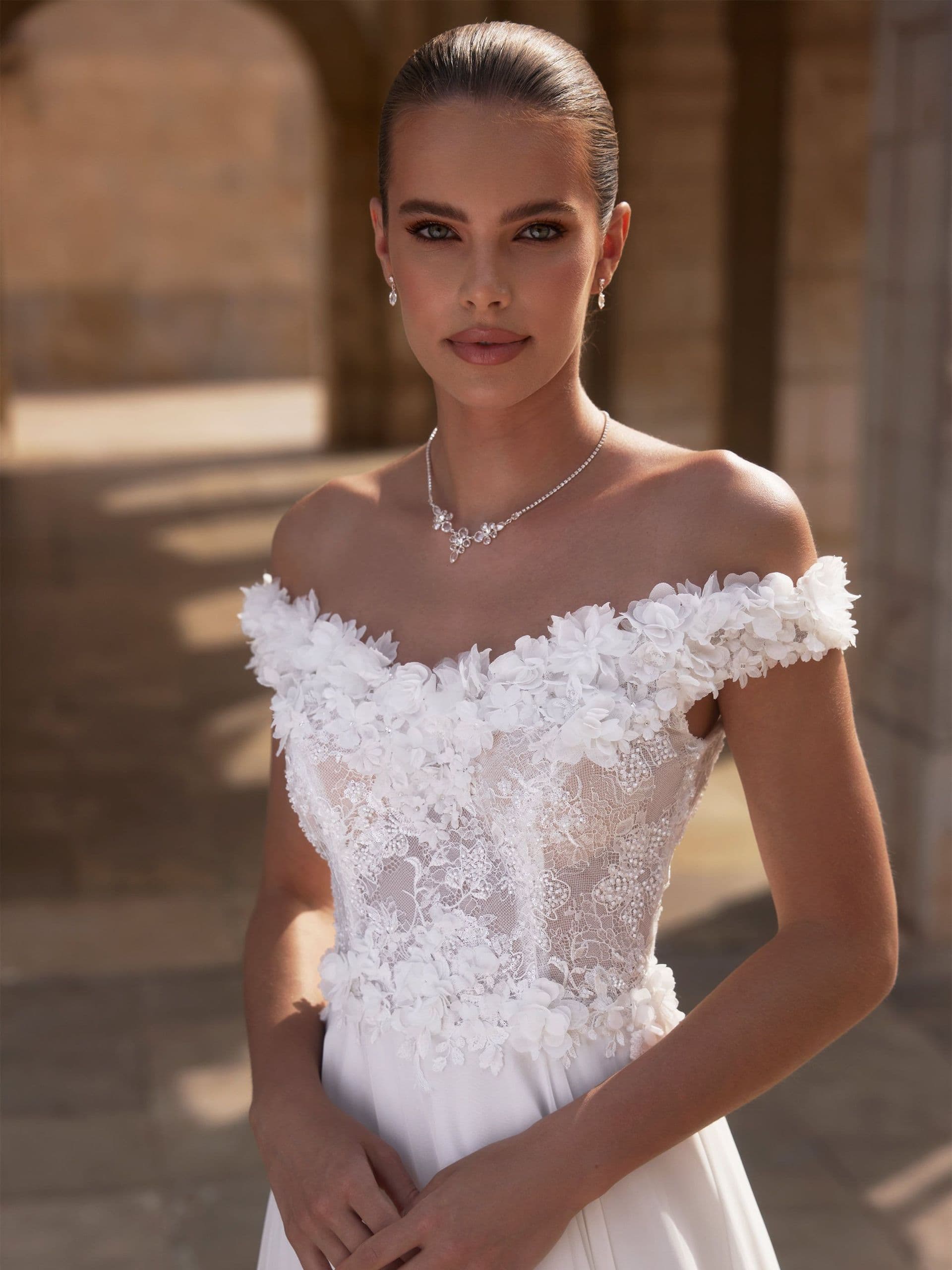 SV.NB.MILAGROSVelikost:40Barva:ivory