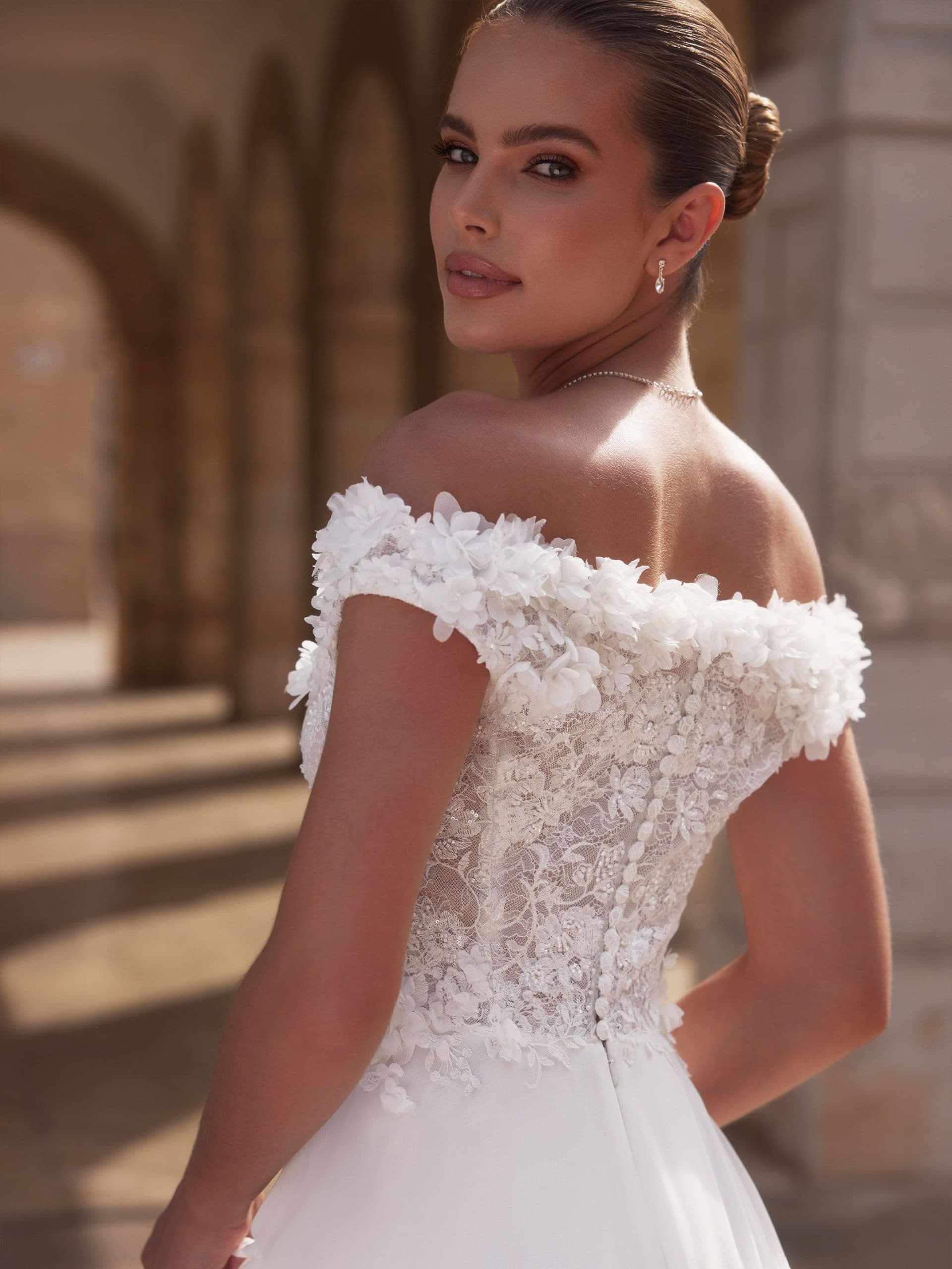 SV.NB.MILAGROSVelikost:40Barva:ivory