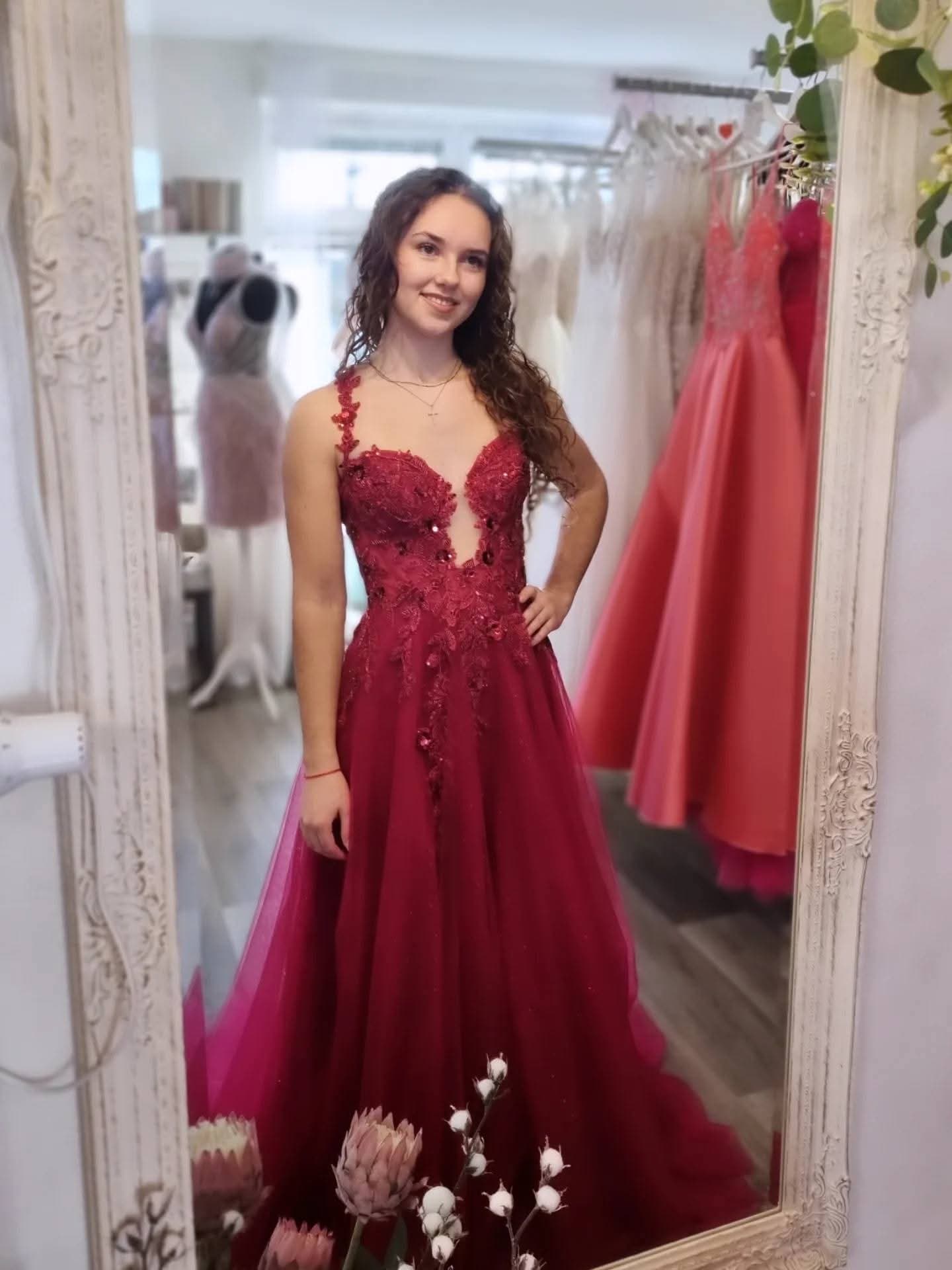 FUCHSIOVÉ ŠATYVelikost 34-38