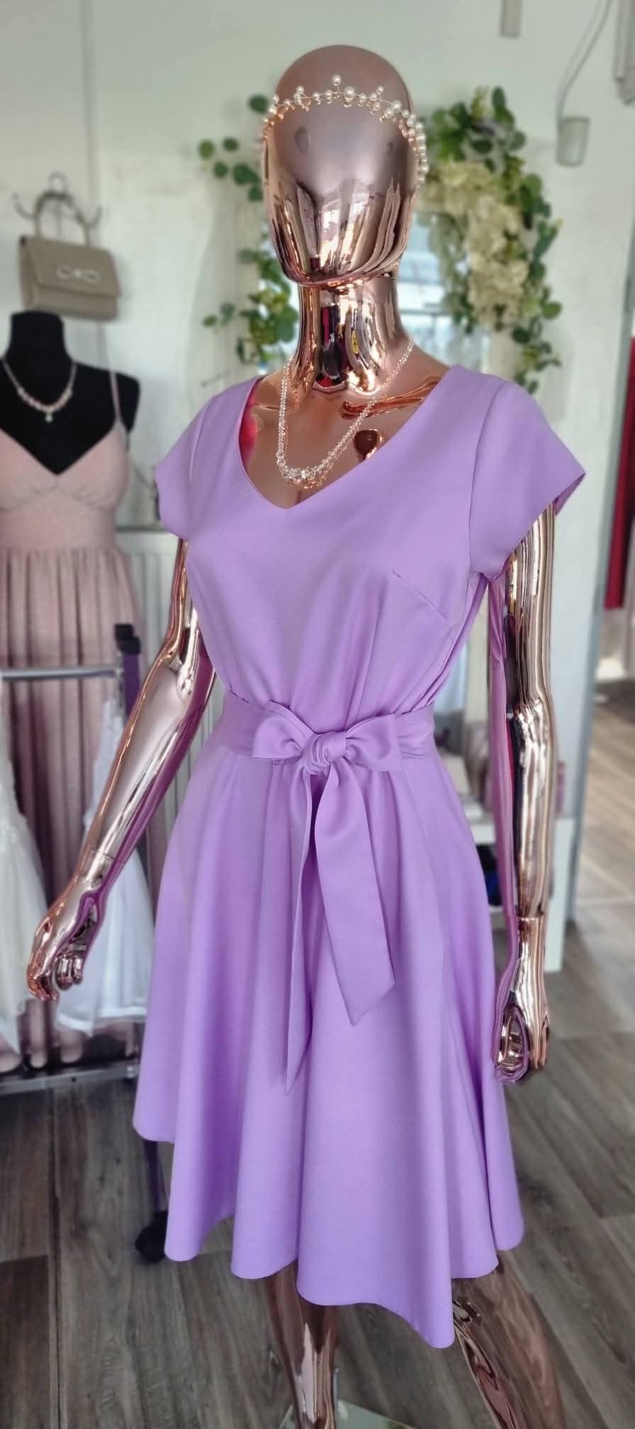 Fialové šatyVelikost:38-40