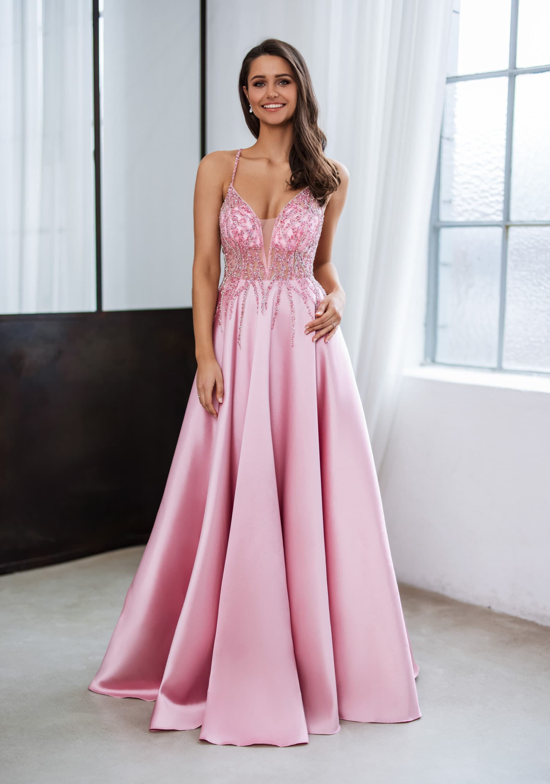 abendkleid-aus-mikado-mit-strassbesatz-in-candy-pink-scaled